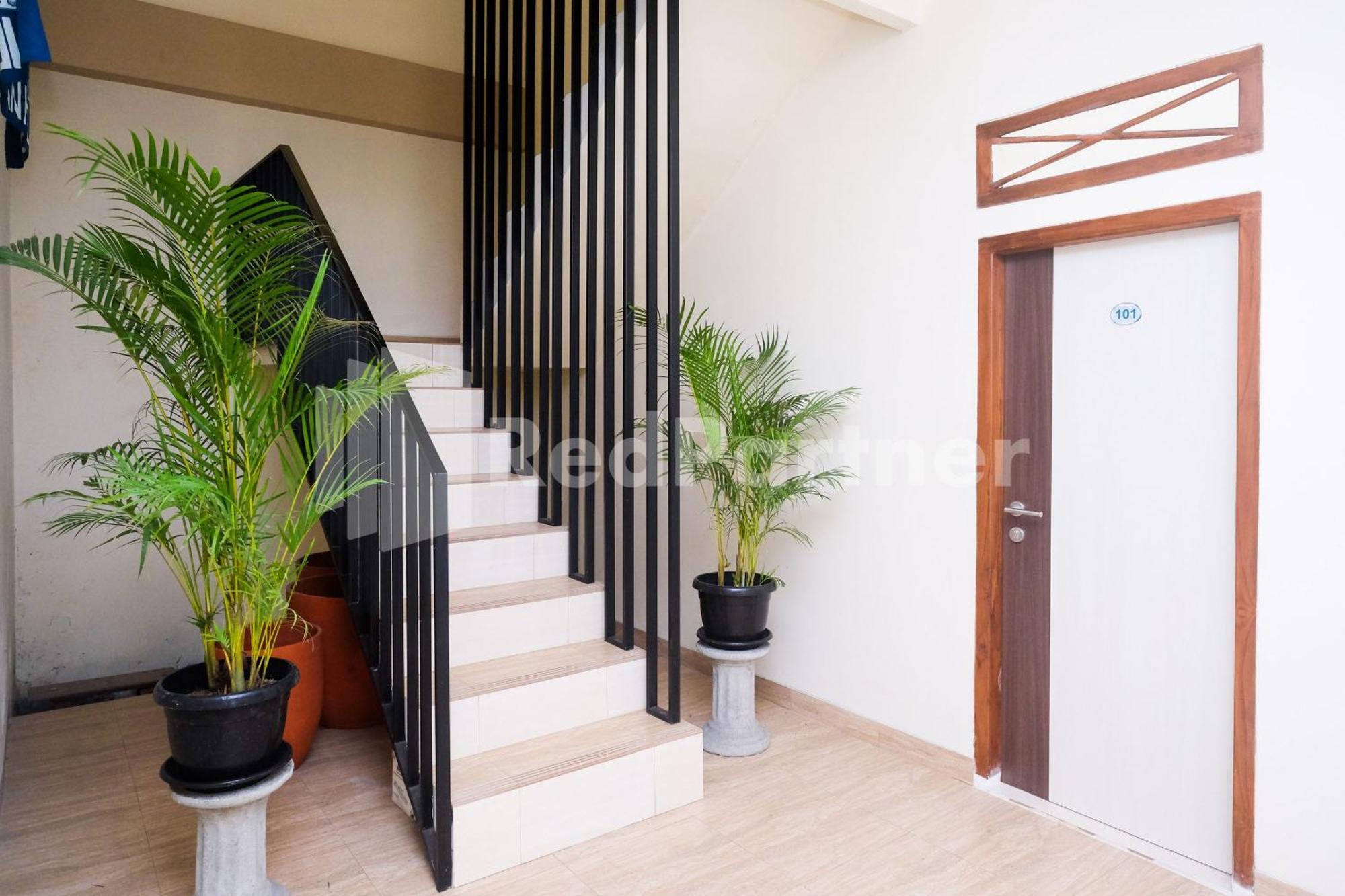 Ndliman House Near Ugm Jogja Mitra Reddoorz Otel Kejayan Dış mekan fotoğraf
